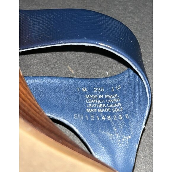 Tory Burch Cameron Sandal Sz 7 Wedge Thong Blue Patent Leather Gold Logo VGC - Picture 9 of 11